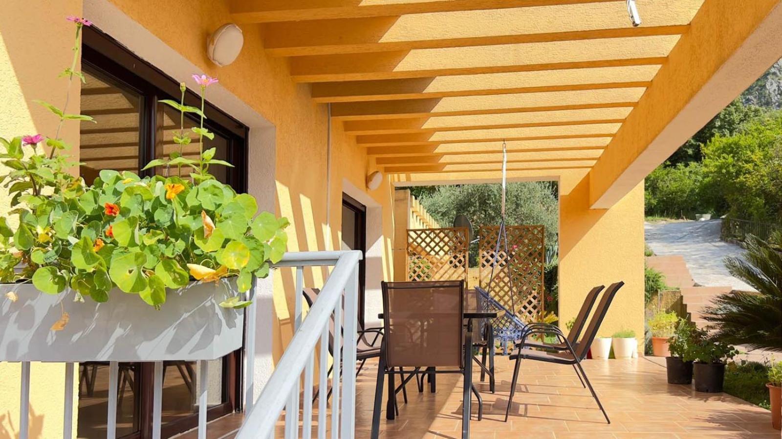 Villa Risan Apartments Экстерьер фото