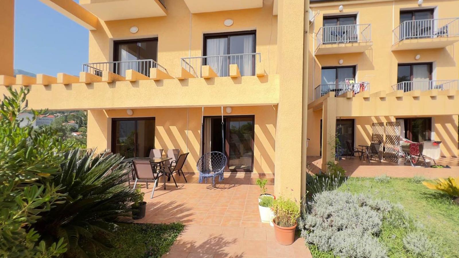 Villa Risan Apartments Экстерьер фото