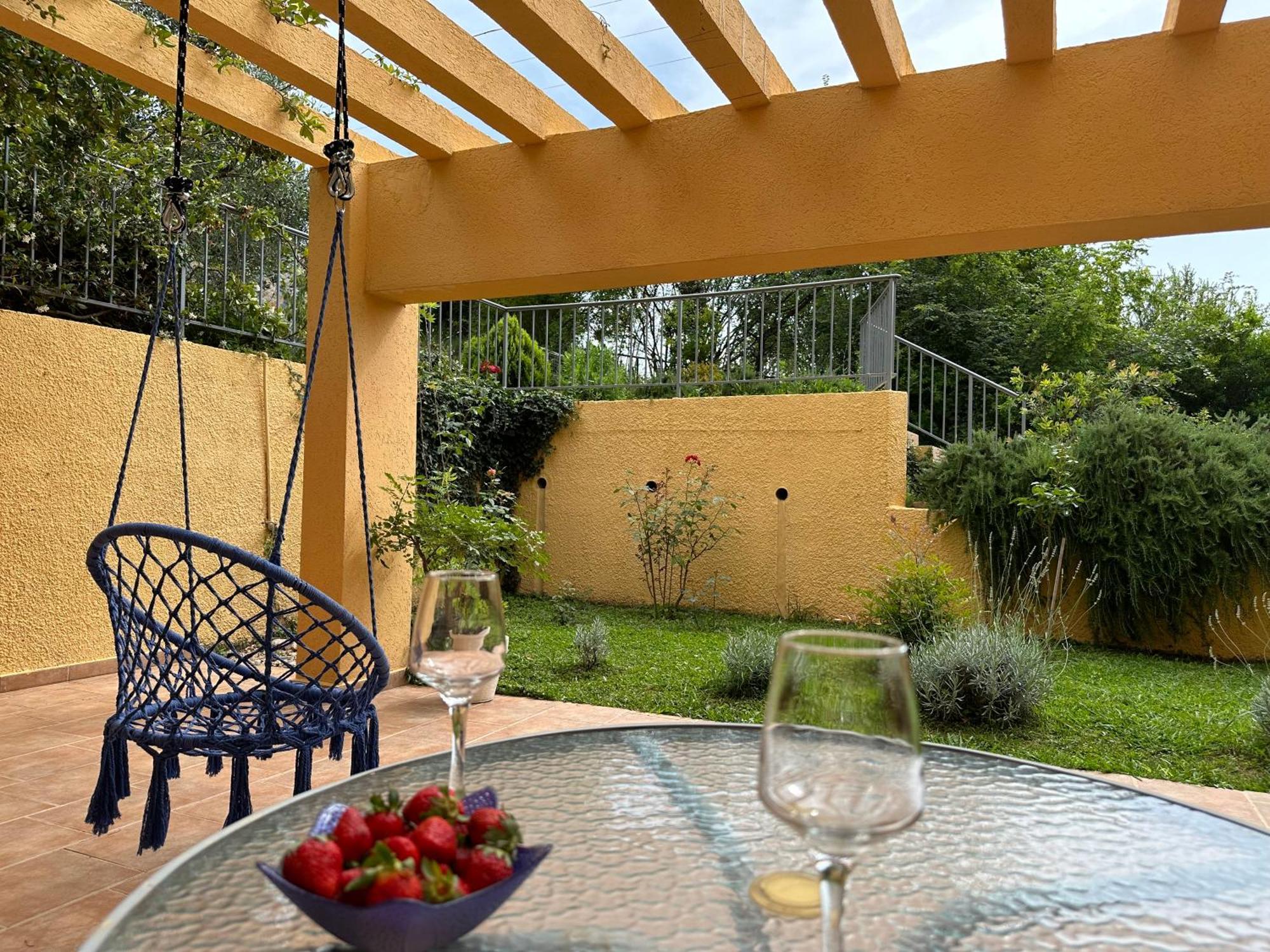 Villa Risan Apartments Экстерьер фото