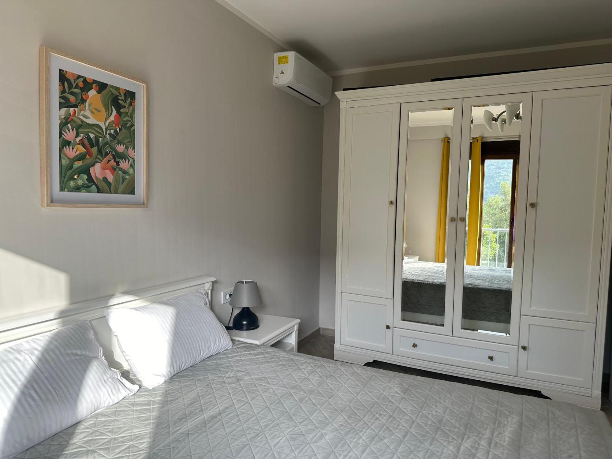 Villa Risan Apartments Экстерьер фото